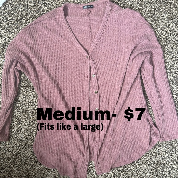 Clothes - Picture 4 of 8